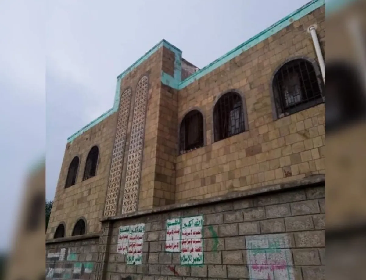 تعميم حوثي يلزم مدراء المدارس في تعز بعدم تسليم نتائج الطلاب إلا بدخول المراكز الصيفية