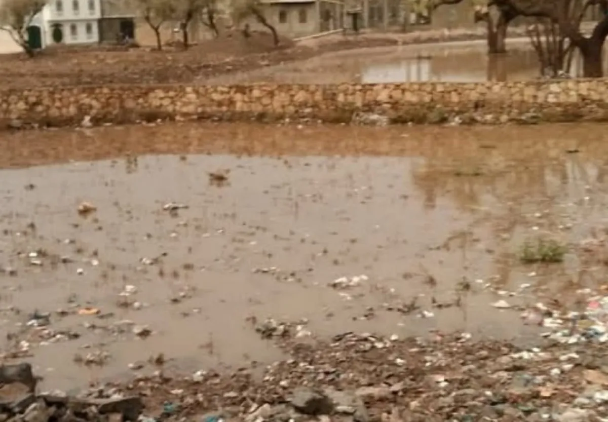 وفاة طفل ثالث خلال 48 ساعة جراء سيول جارفة في مدينة تعز