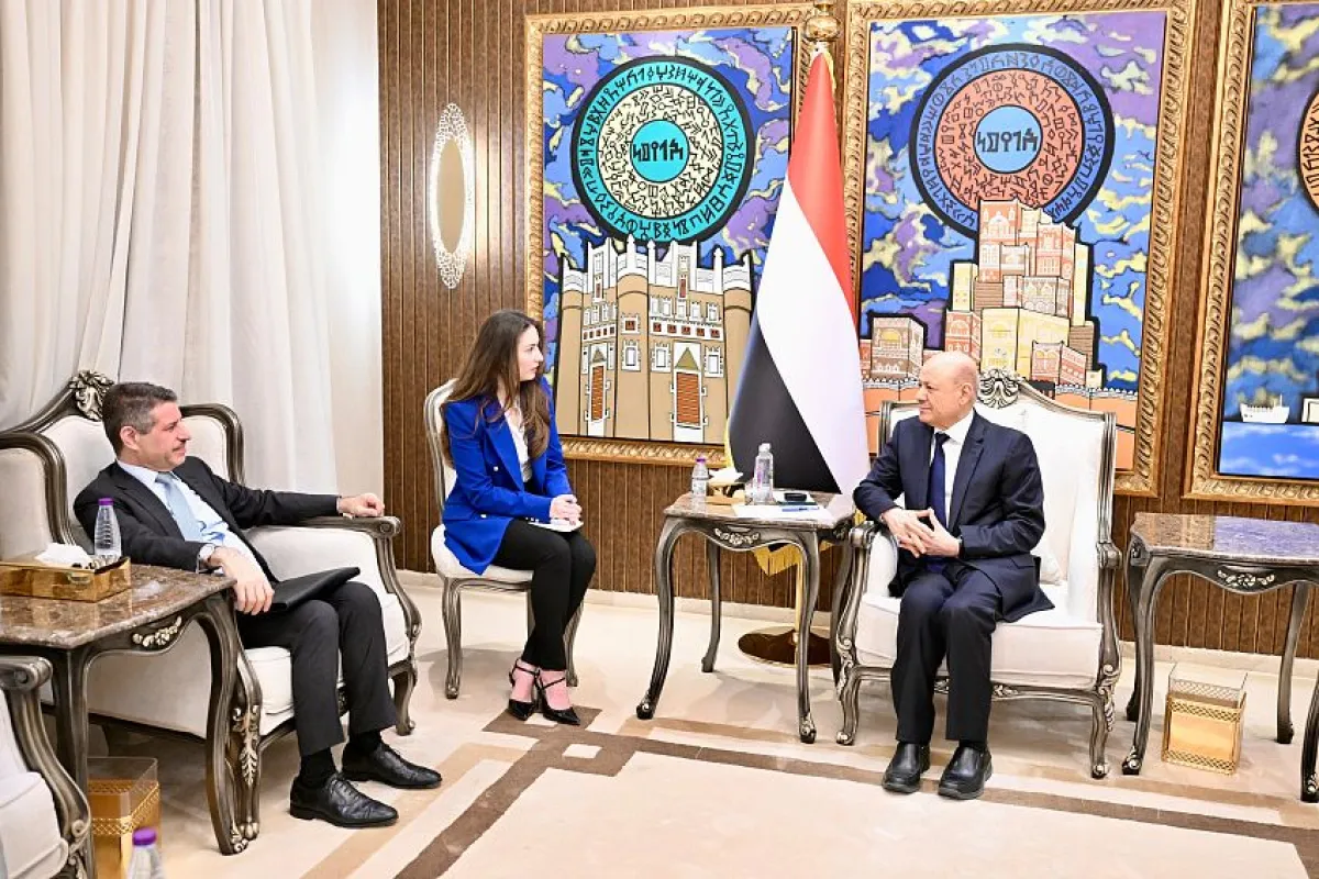 الرئيس لعليمي لفاجن: التهدئة الإقليمية لا يجب أن تكون فرصة لإعادة تموضع الميليشيات