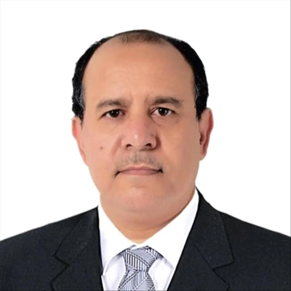 الحاضري: أزمة مرتبات الجيش تُدار بسياسة "غير بريئة" والحديث عن الفساد مجرد توظيف سياسي