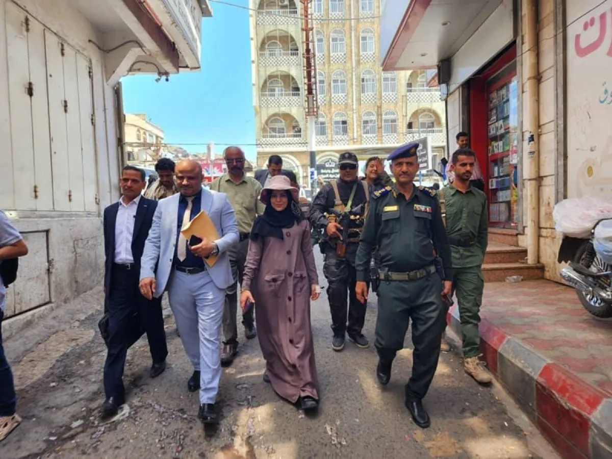 السلطة المحلية في تعز تنفذ حملة ميدانية لضبط أسعار الأدوية وتعزيز الرقابة الدوائية