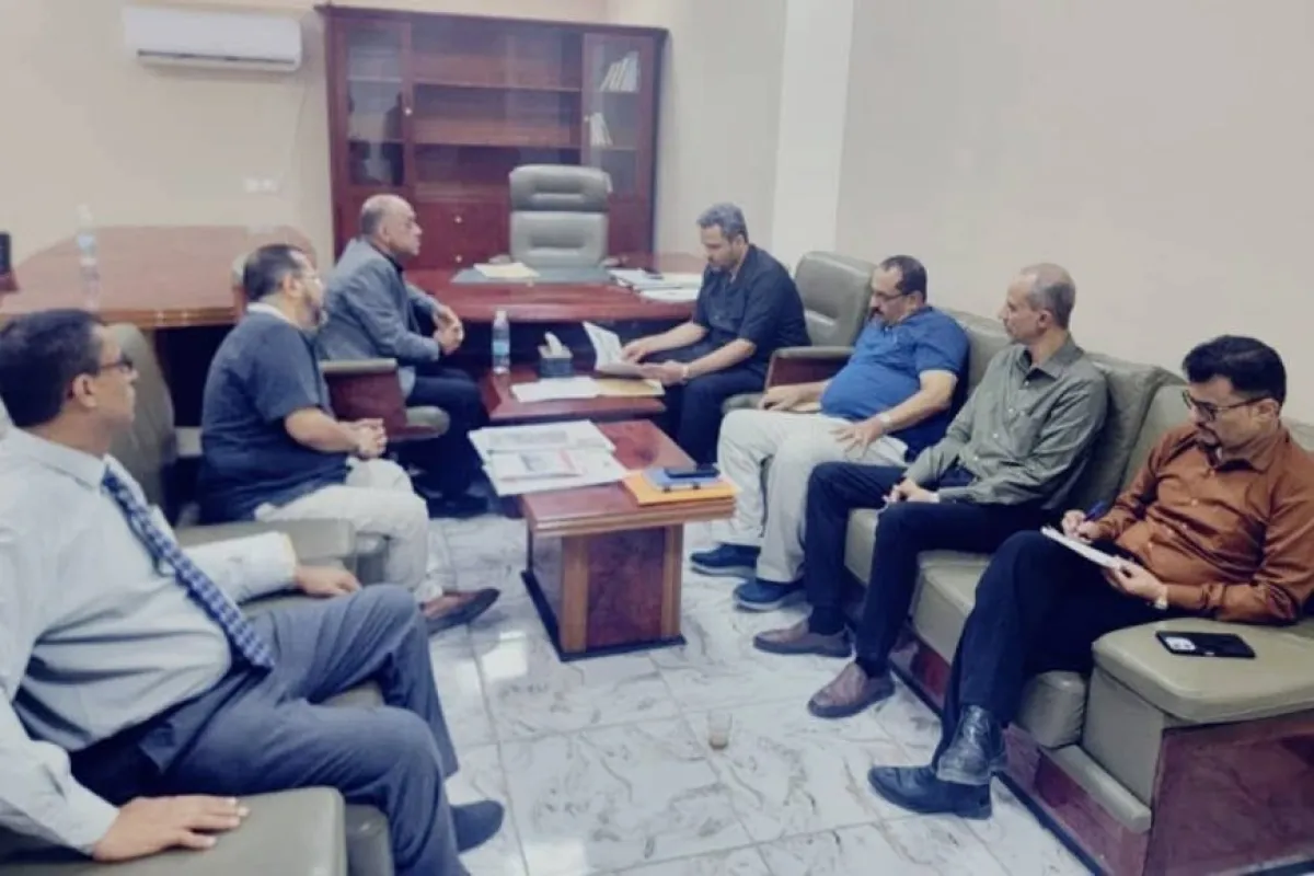 محافظ لحج يبحث مع مؤسسة "تواصل" التنموية تعزيز التدخلات الكويتية الخدمية والإنسانية بالمحافظة