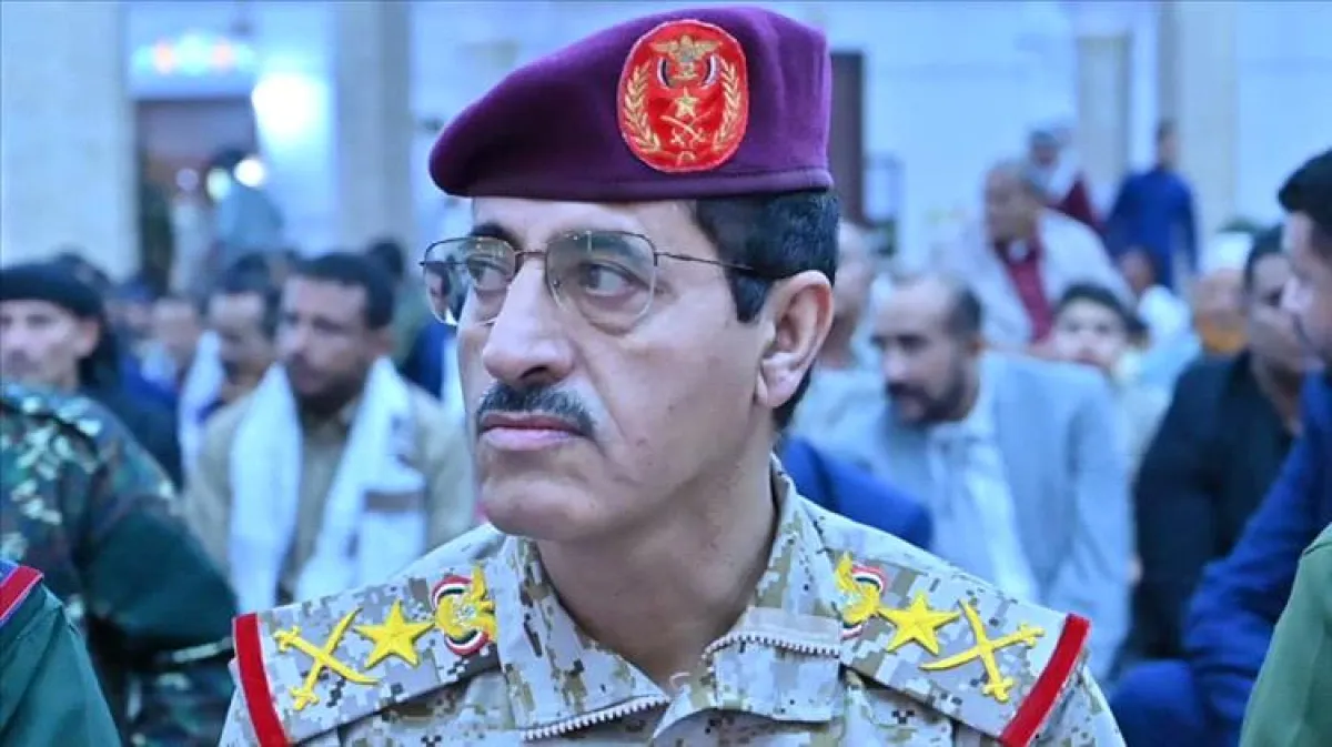 وزير الدفاع يعود إلى عدن بعد جولة ميدانية لتعزيز الجاهزية العسكرية