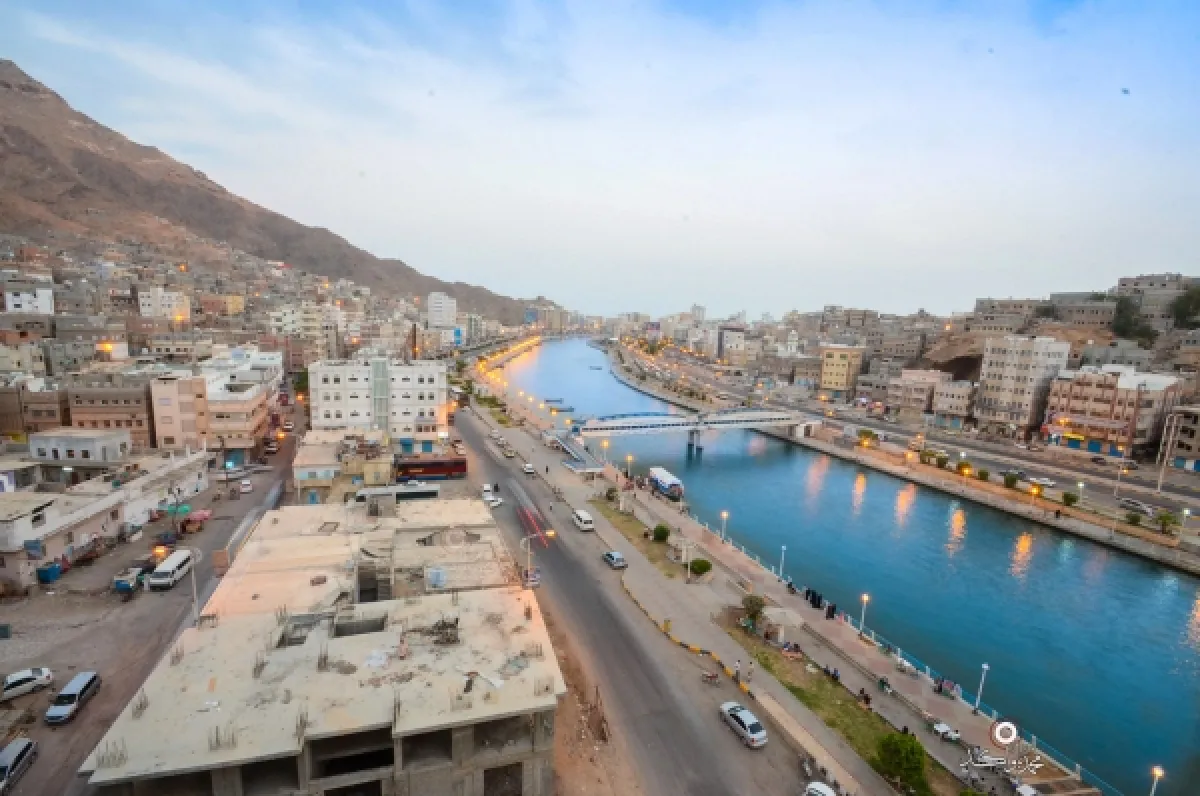 الإطاحة بشبكة نشطة تروج للرذيلة بساحل حضرموت