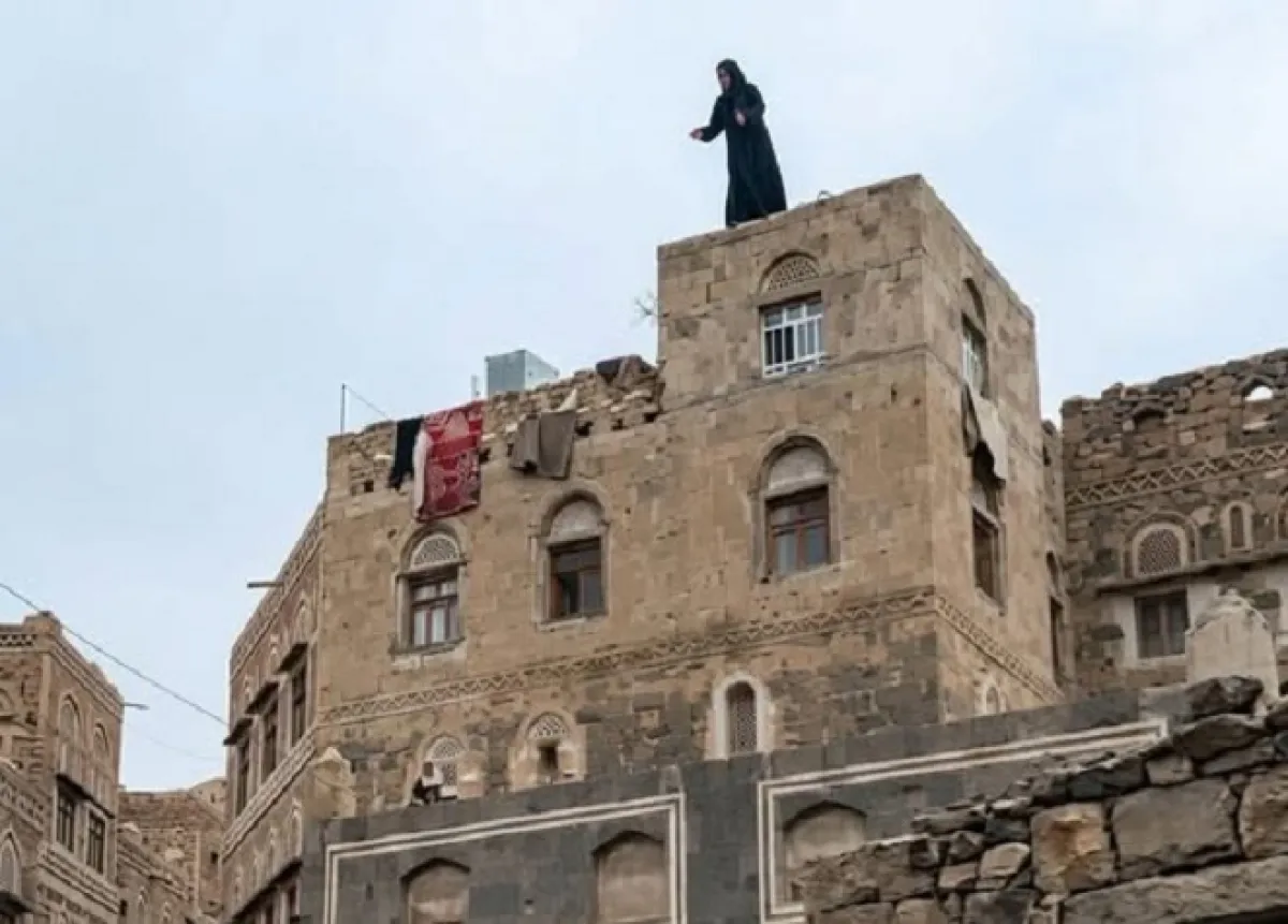 تفاصيل الحادثة التي هزت الرأي العام.. فتاة من محافظة حجة تُنهي حياتها هرباً من إعادتها لبيت زوجها
