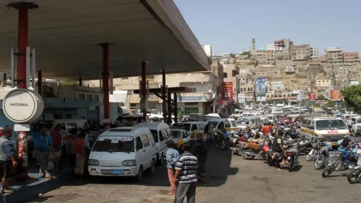 أزمة وقود في تعز بسبب تعثر الإمدادات القادمة من مأرب