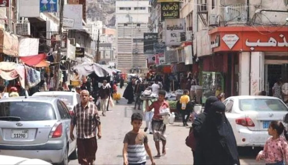 ارتفاع الأسعار في عدن يواصل خنق المواطنين رغم استقرار العملة