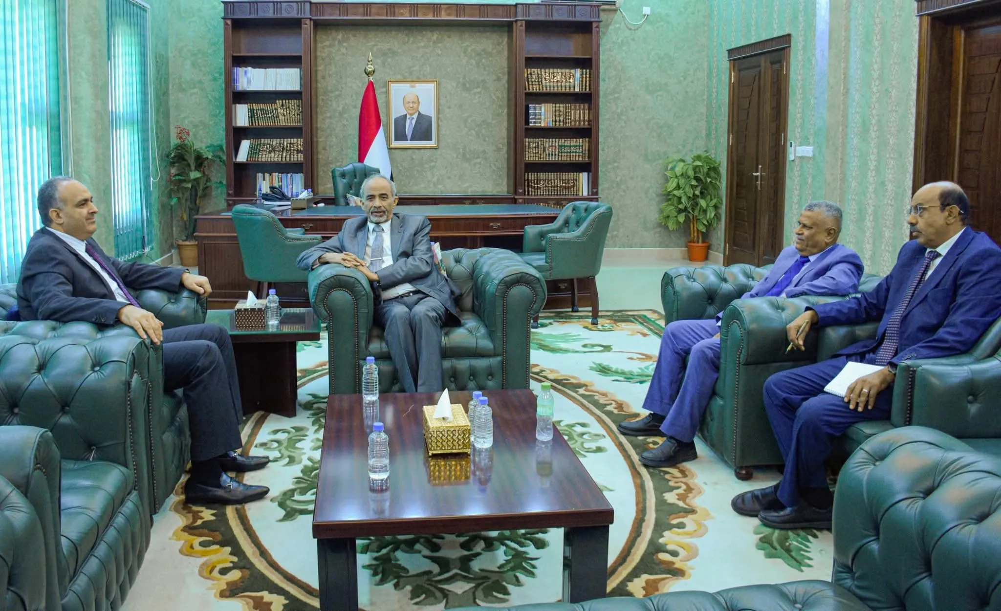 عضو الرئاسي اليمني “محمود الصبيحي” يؤكد على انتظام صرف الرواتب وترشيد الإنفاق