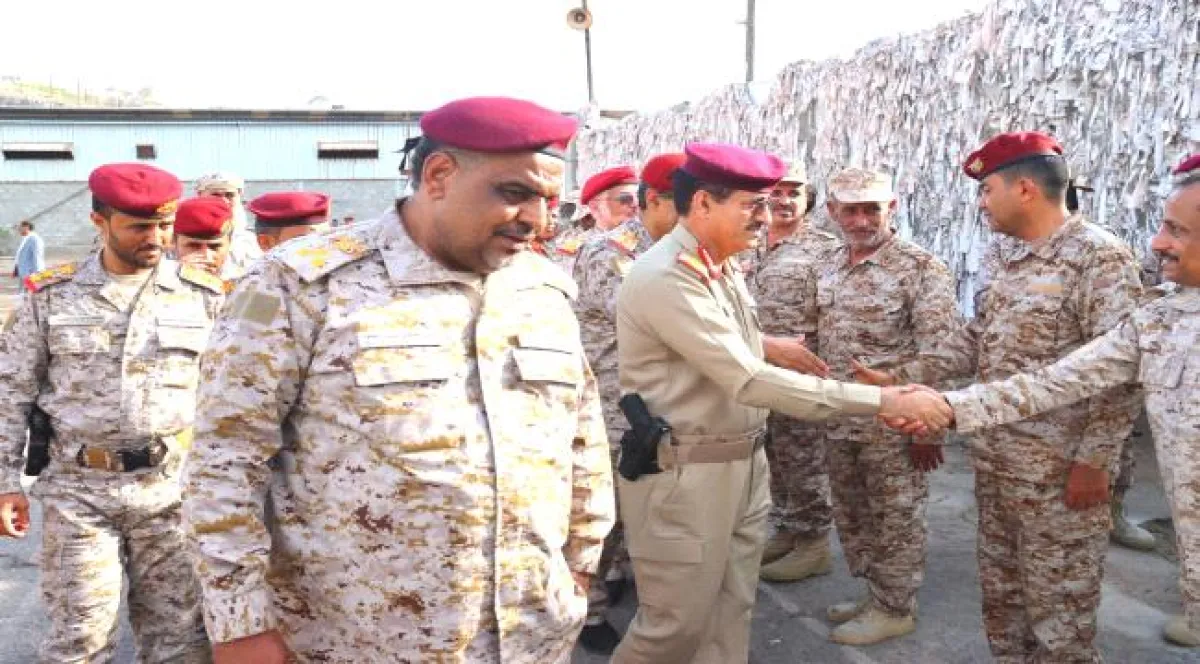 وزير الدفاع يتفقد القاعدة الإدارية بعدن ومستشفى باصهيب العسكري