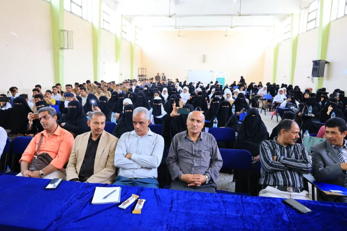 تدشين مشروع تعليمي للأيتام والنازحين بتعز برعاية مدير مكتب التربية