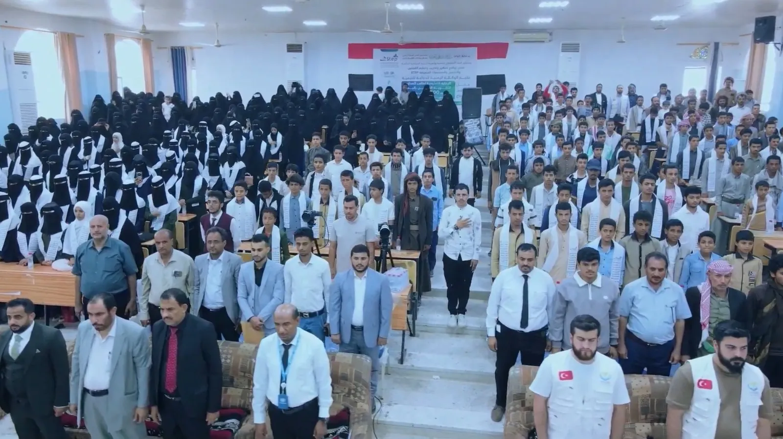 الوكالة الدولية للتنمية بمأرب تدشن مشروع الرعاية التعليمية لطلاب الثانوية النازحين في 4 محافظات