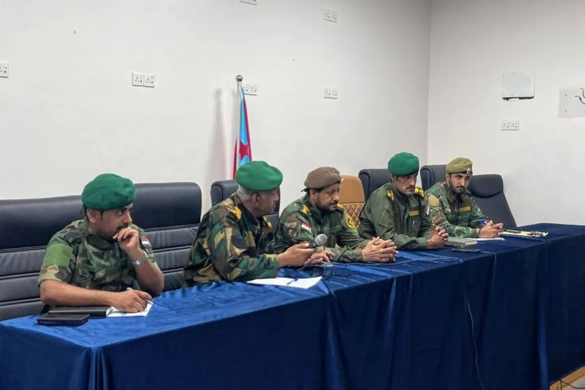 العميد الربيعي يترأس اجتماعاً موسعاً لقيادات الأمن الوطني بعدن ويؤكد رفع الكفاءة وتعزيز الأداء الأمني
