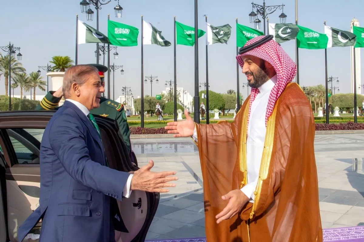 السعودية تنقذ باكستان من ضغوط الديون الإماراتية.. ضخت 3 مليار دولار ومددت وديعة بـ5 مليار