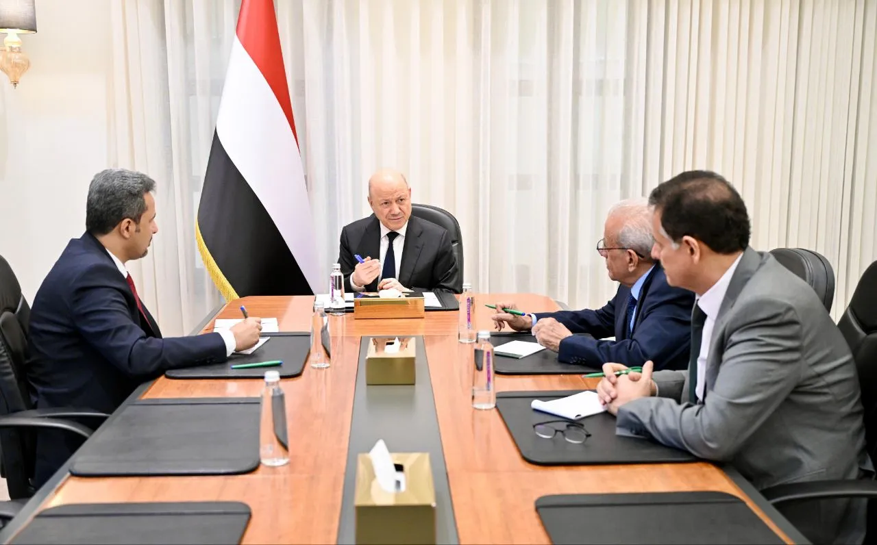 الرئيس العليمي: ''استعادة الدولة تبدأ من استقرار المحافظات المحررة''