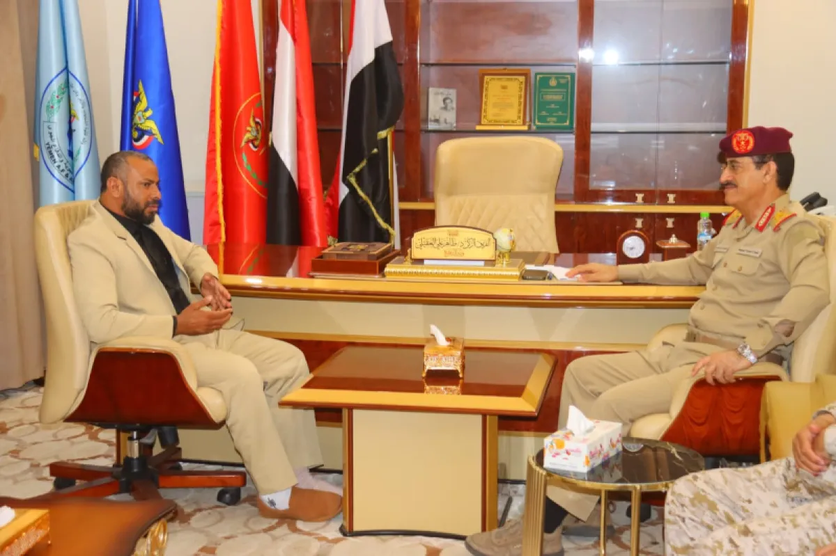 وزير الدفاع يناقش مع قيادة الضالع تعزيز الجاهزية لمواجهة الحوثيين