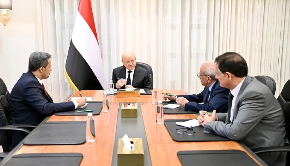 العليمي يلتقي محافظ لحج ويوضح من أين تبدأ المعركة الحقيقة في اليمن