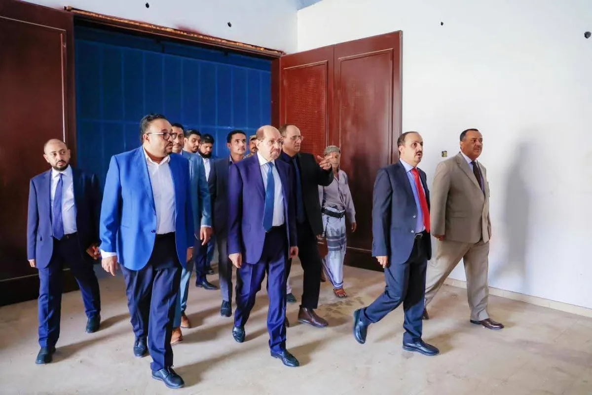 أثناء تفقده الاستديوهات الجديدة التابعة لقناة عدن.. رئيس الوزراء: الإعلام في صدارة معركة استعادة مؤسسات الدولة ومواجهة مشروع التضليل