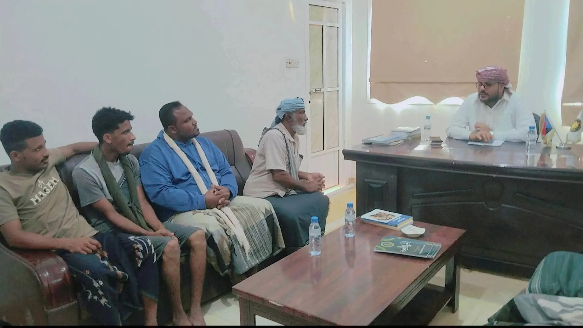 الجفري يحذر من خطورة تفريخ المكونات خلال لقائه ببعض مناضلي تريم محاولات يائسة لتمزيق الصف الحضرمي