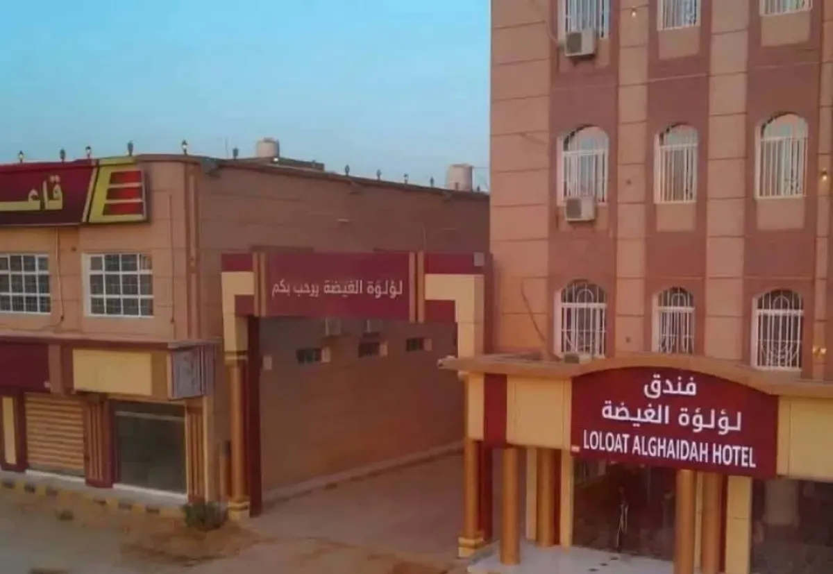المهرة.. مقتل مواطن داخل سيارته في حادثة غامضة بالغيضة