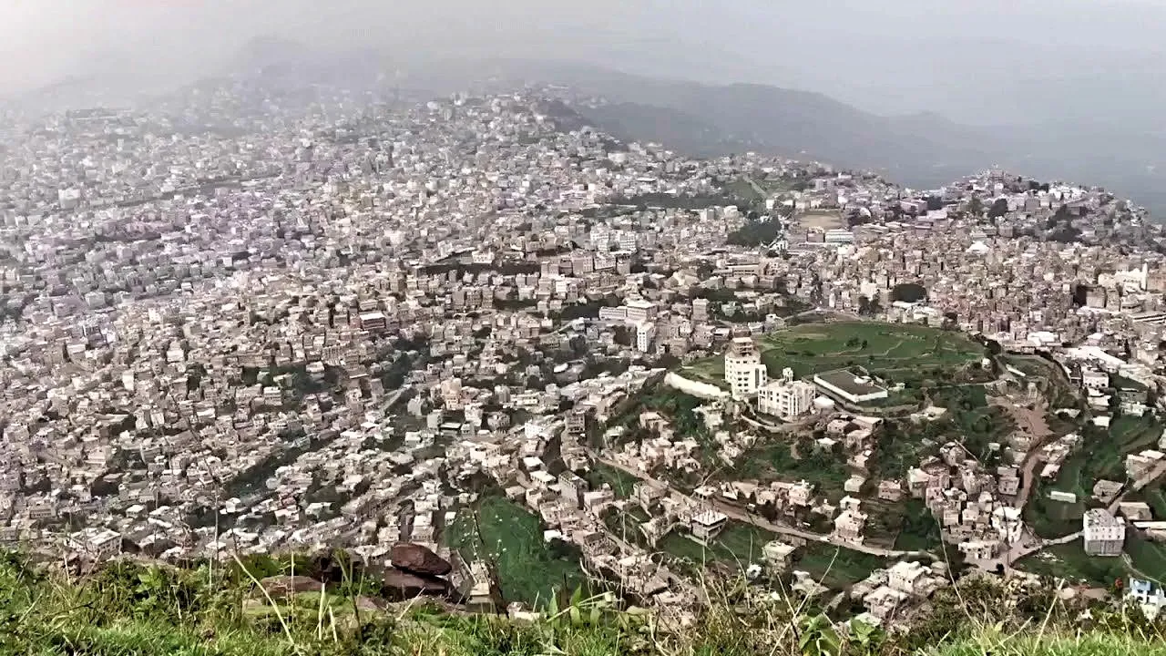 تحت وسم “الحوثي ينهب إب”.. دعوات واسعة لحملة منددة بالاستباحة الممنهجة للمحافظة