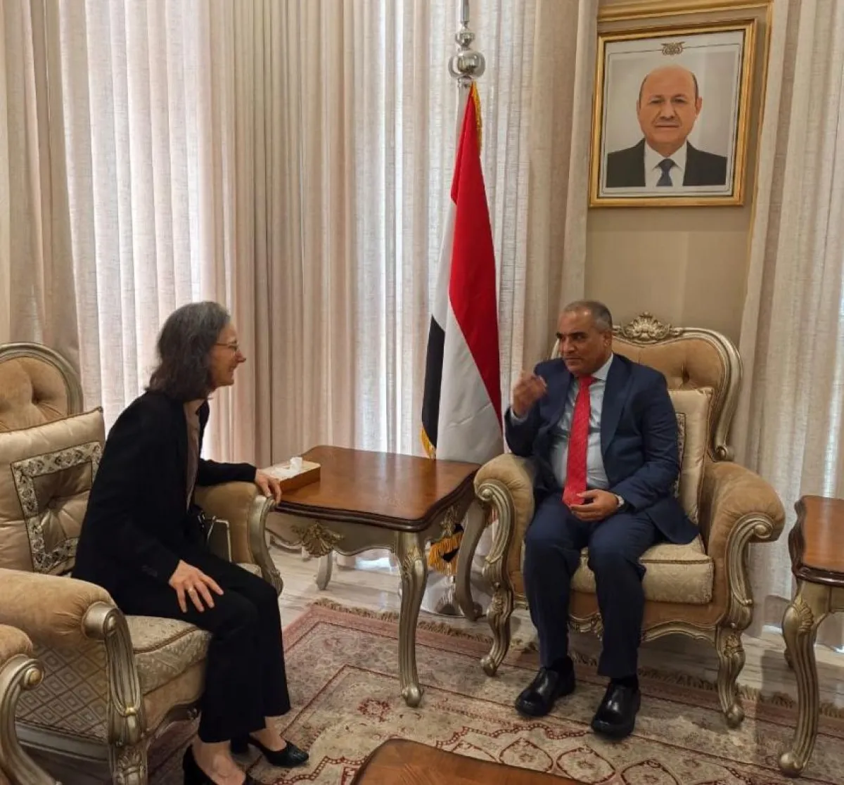 وزير التربية والسفيرة الفرنسية يناقشان تعزيز التعاون في قطاع التعليم اليمني
