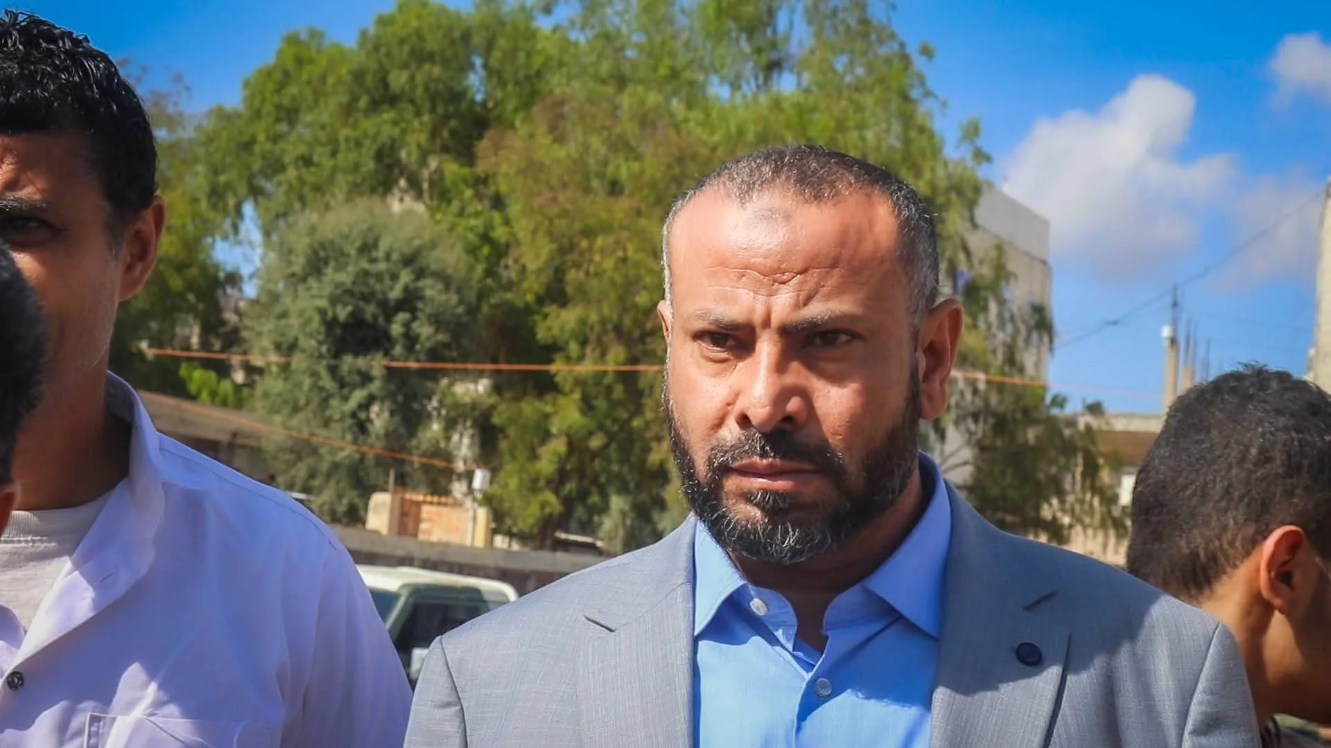 إصابة مسؤول حكومي بهجوم استهدف مبنى محافظة الضالع والسلطة المحلية تتوعد: لن نسمح بعودة عهد البلطجة