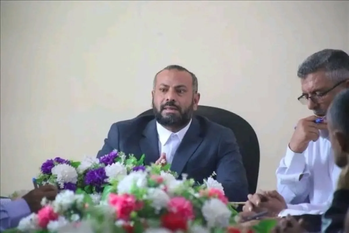 مسلحون يقتحمون مقر السلطة المحلية في الضالع وإطلاق نار أثناء تواجد المحافظ