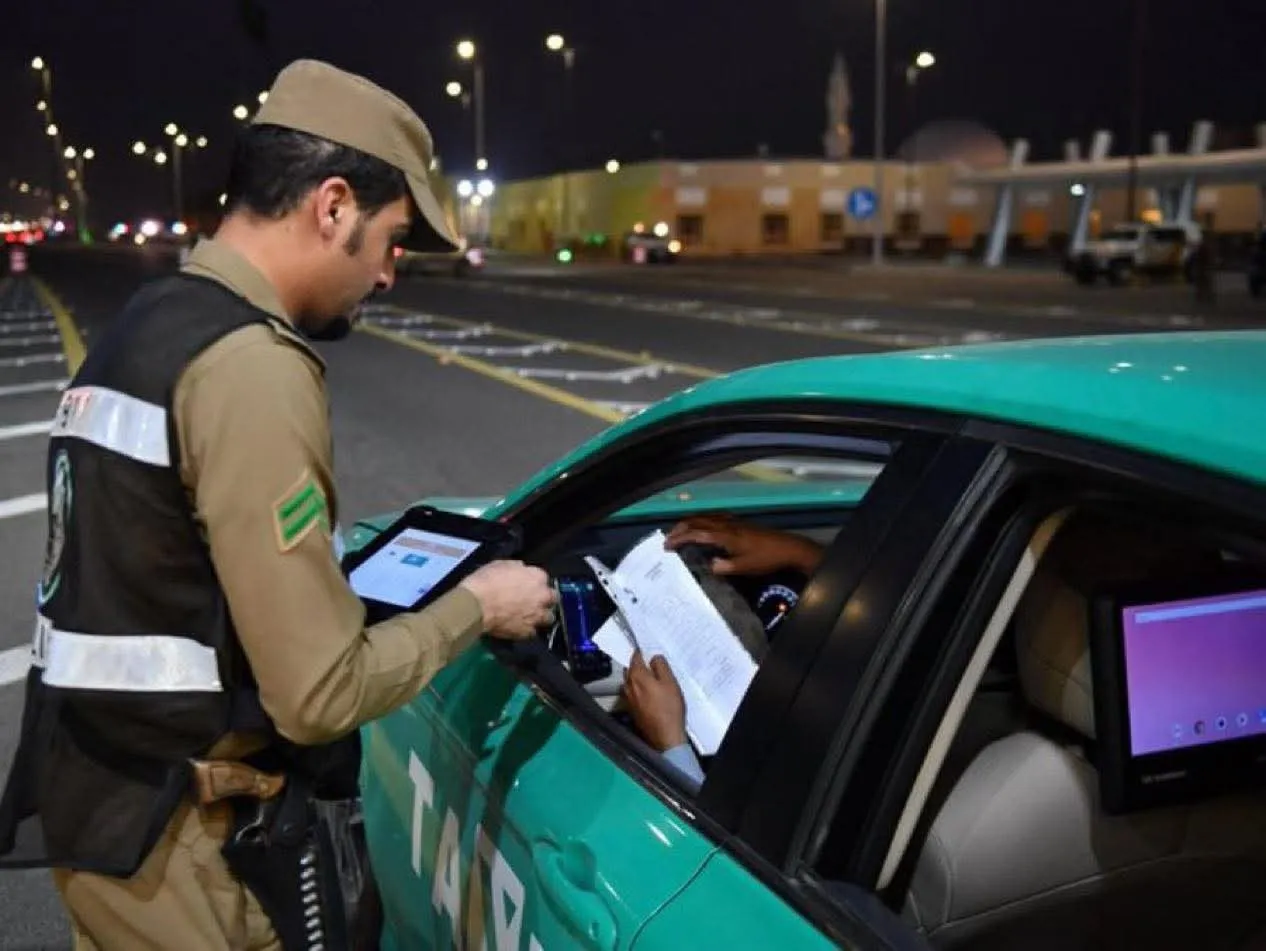 السعودية.. القاء القبض على يمني لارتكابه عمليات نصب واحتيال بنشر إعلانات بيع سندات أضاحي وهمية