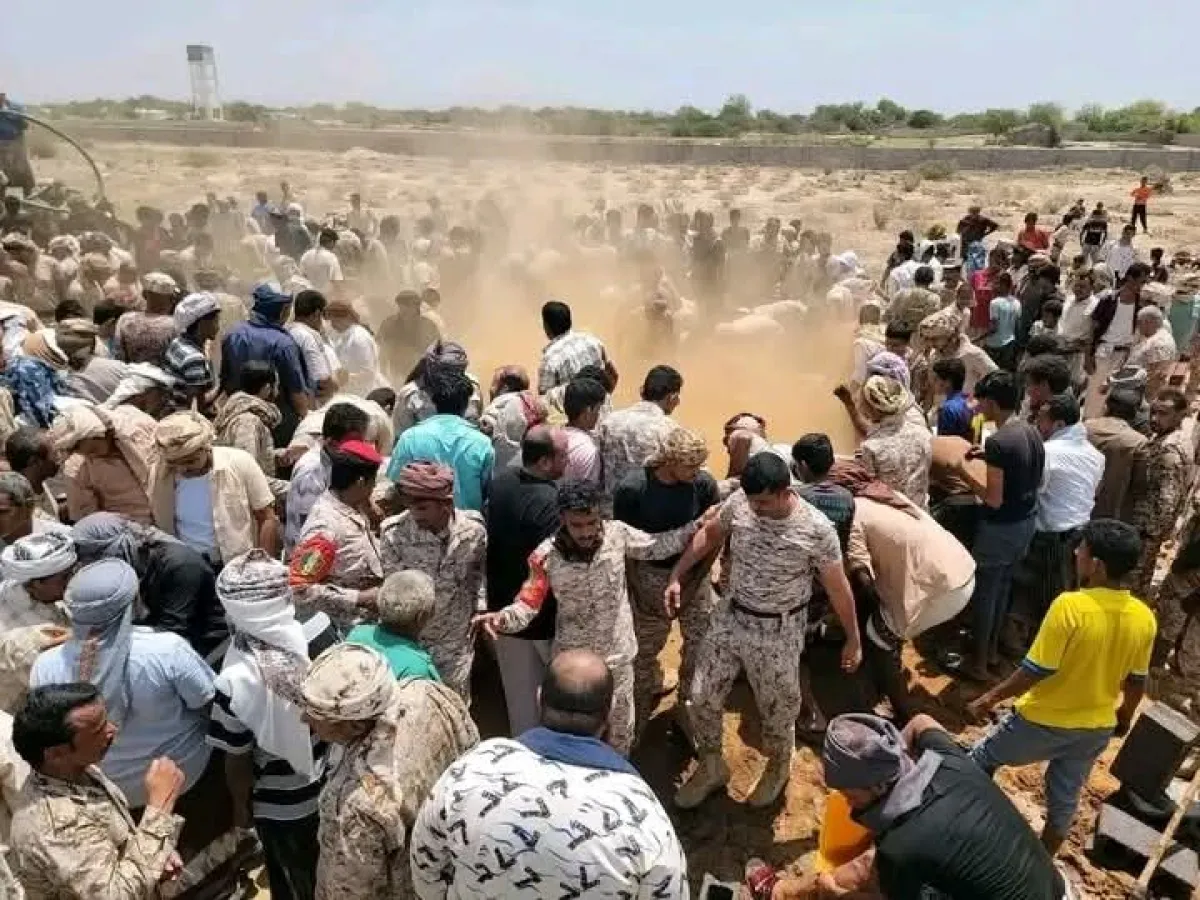 تشييع ضحايا مجزرة مائدة الإفطار التي ارتكبها الحوثيون بحيران حجة