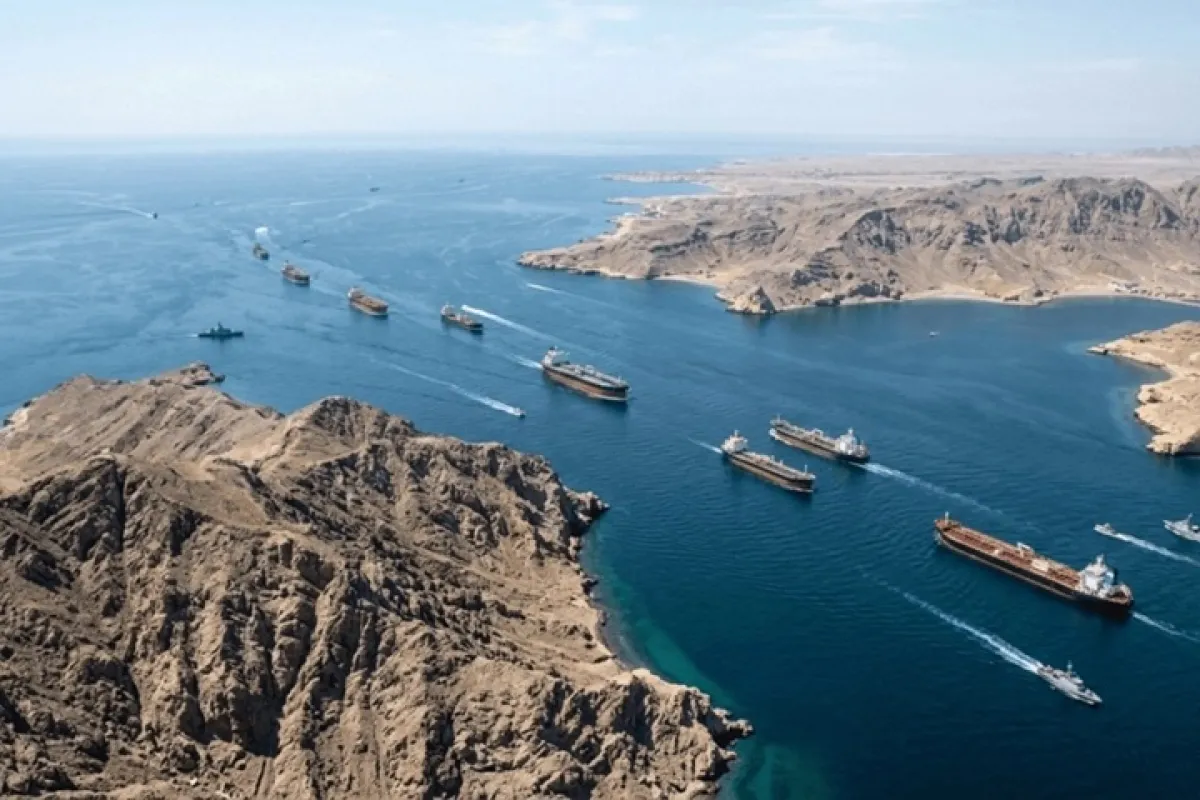 إيران تضع 10 شروط لعبور مضيق هرمز