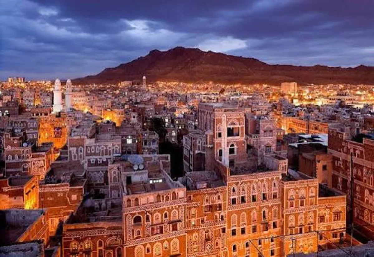 غضب واسع في صنعاء بعد تداول منتج “مخلّ بالآداب”.. ودعوات لفتح تحقيق رسمي  
