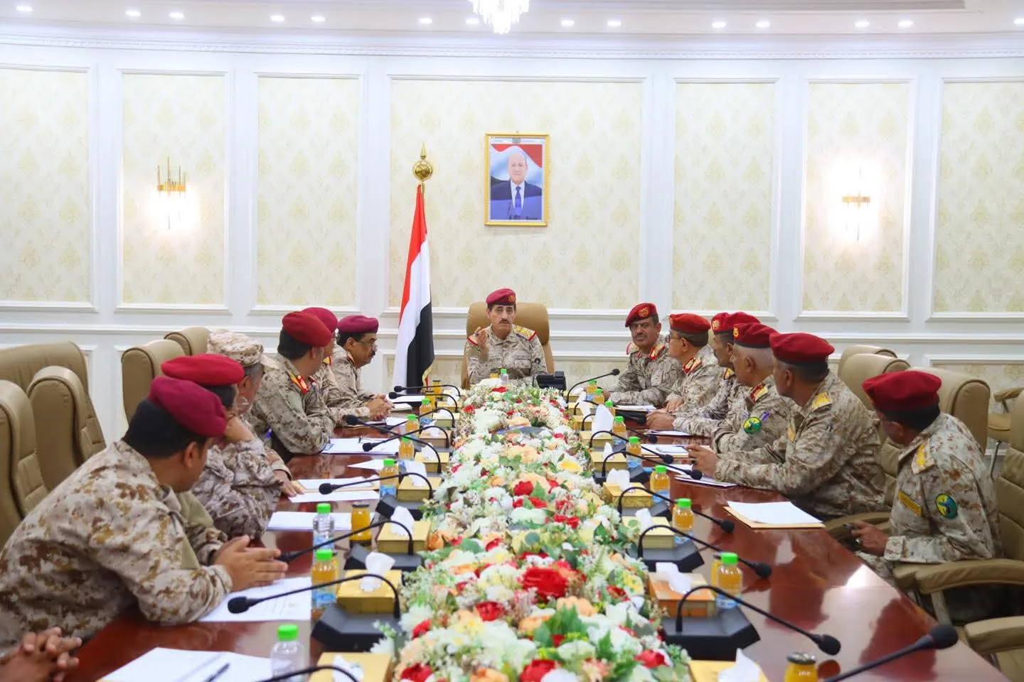 وزير الدفاع اليمني يشدد على تسريع أتمتة بيانات الجيش والتزام الشفافية