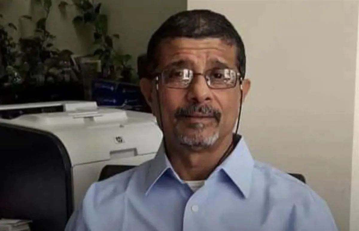 سلطان عمان يمنح الجنسية ليمني تكريما لإسهامه العلمي