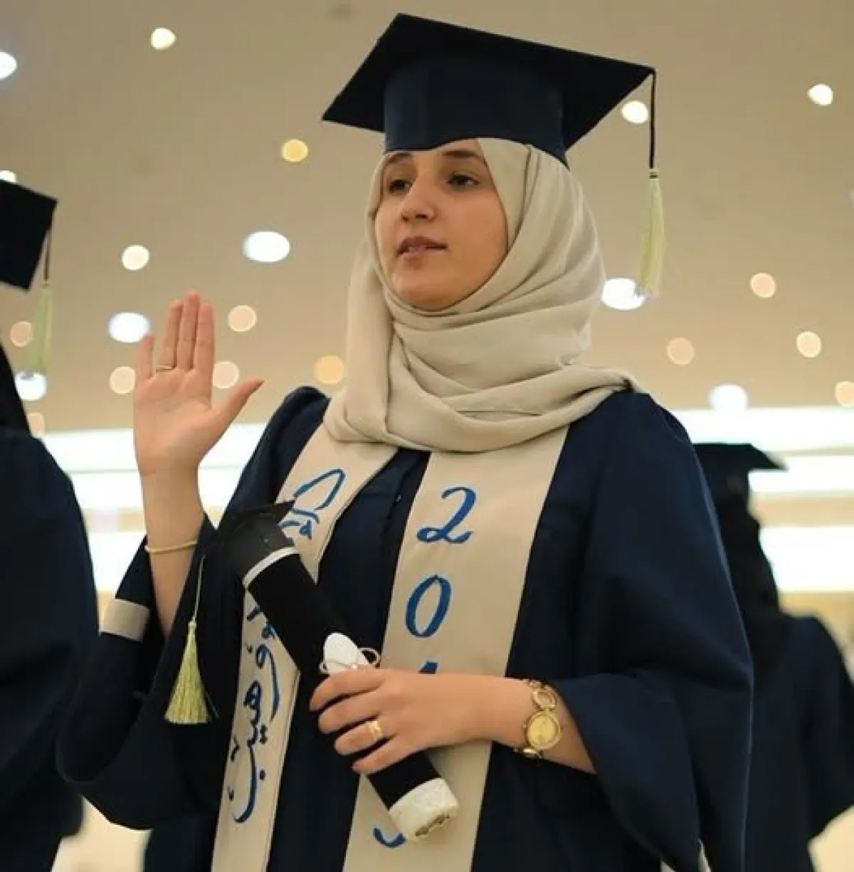 خريجة طب من جامعة العلوم والتكنولوجيا تفوز بمنحة دكتوراه في أرقى الجامعات البريطانية