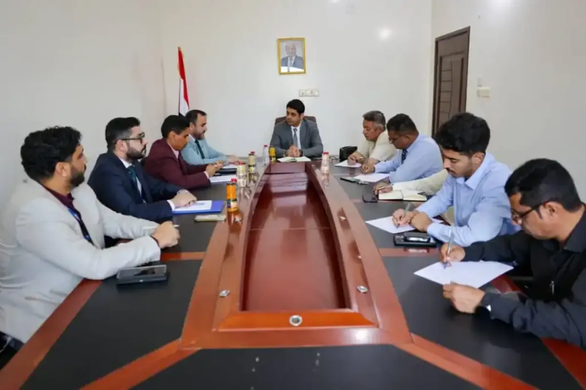 تعزيز الشراكة الإنسانية: وزير حقوق الإنسان يلتقي رئيس بعثة المنظمة الدولية للهجرة في عدن