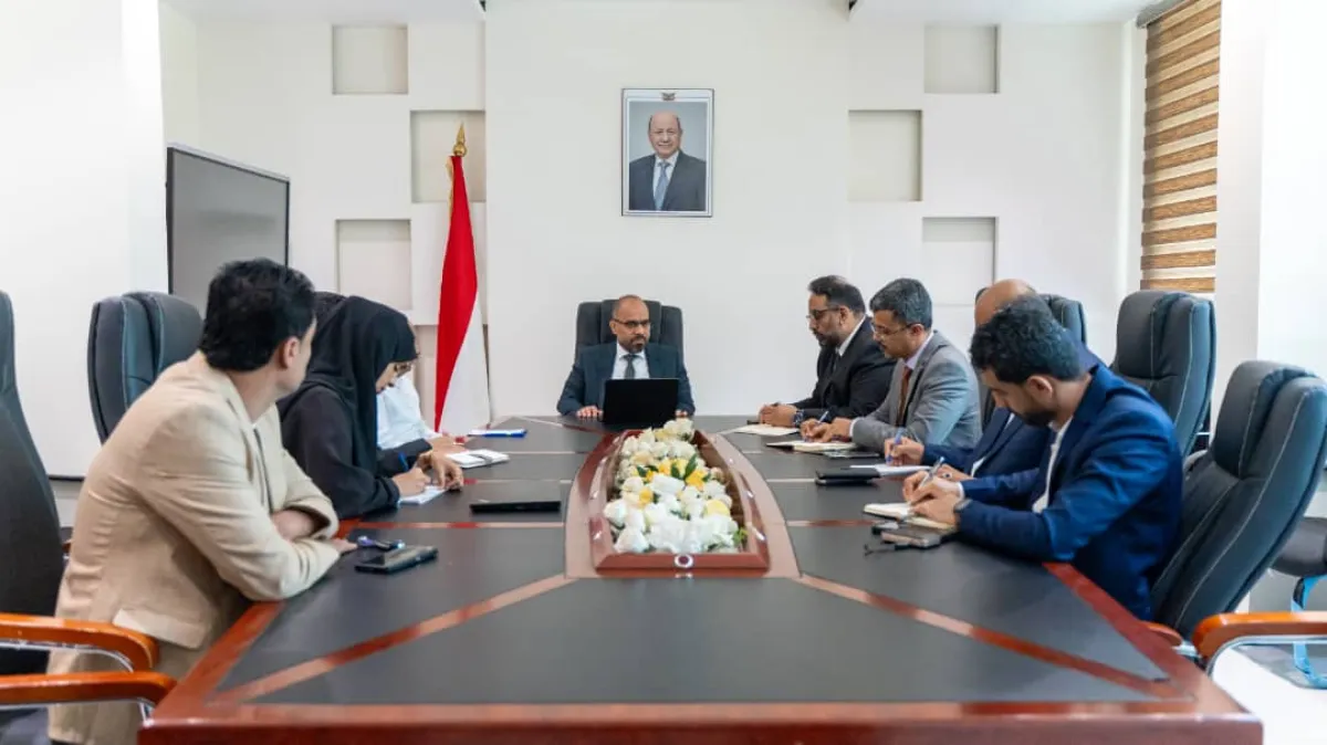 وزير الاتصالات يناقش مع الفريق الاقتصادي خطط تطوير القطاع وتعزيز التحول الرقمي في إطار التعافي الاقتصادي