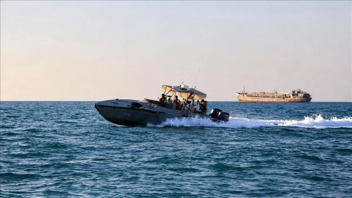 زورق عسكري يغرق قبالة ميون وسقوط ضحايا من مرافقي قيادي بارز