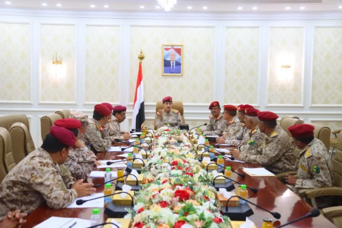 وزير الدفاع يجتمع بهيئة القوى البشرية لمتابعة جهود ضبط بيانات القوات المسلحة