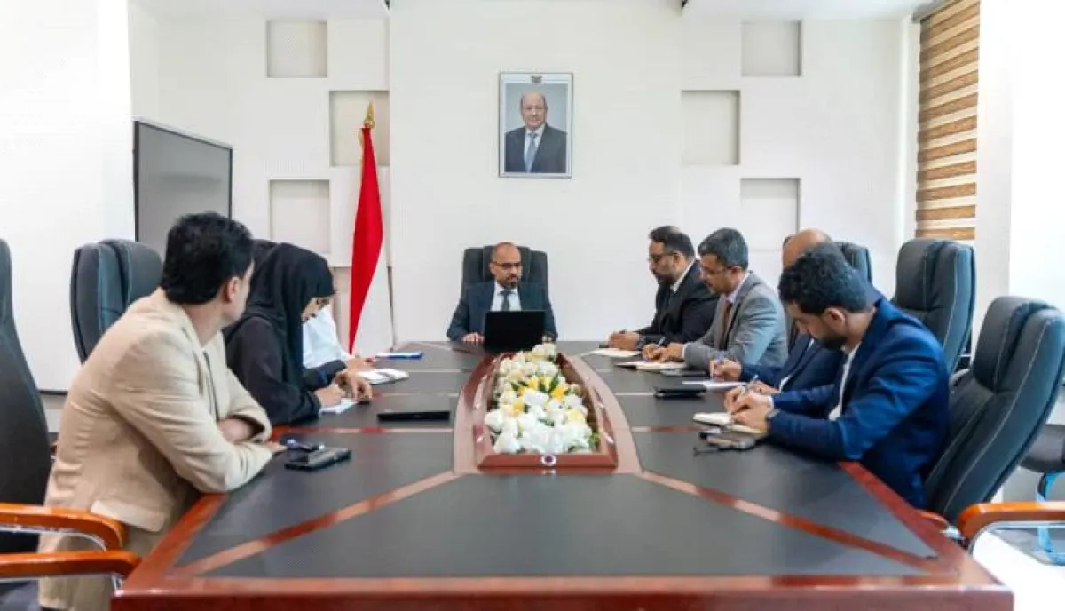 وزير الاتصالات يناقش مع الفريق الاقتصادي خطط تطوير القطاع وتعزيز التحول الرقمي في إطار التعافي الاقتصادي