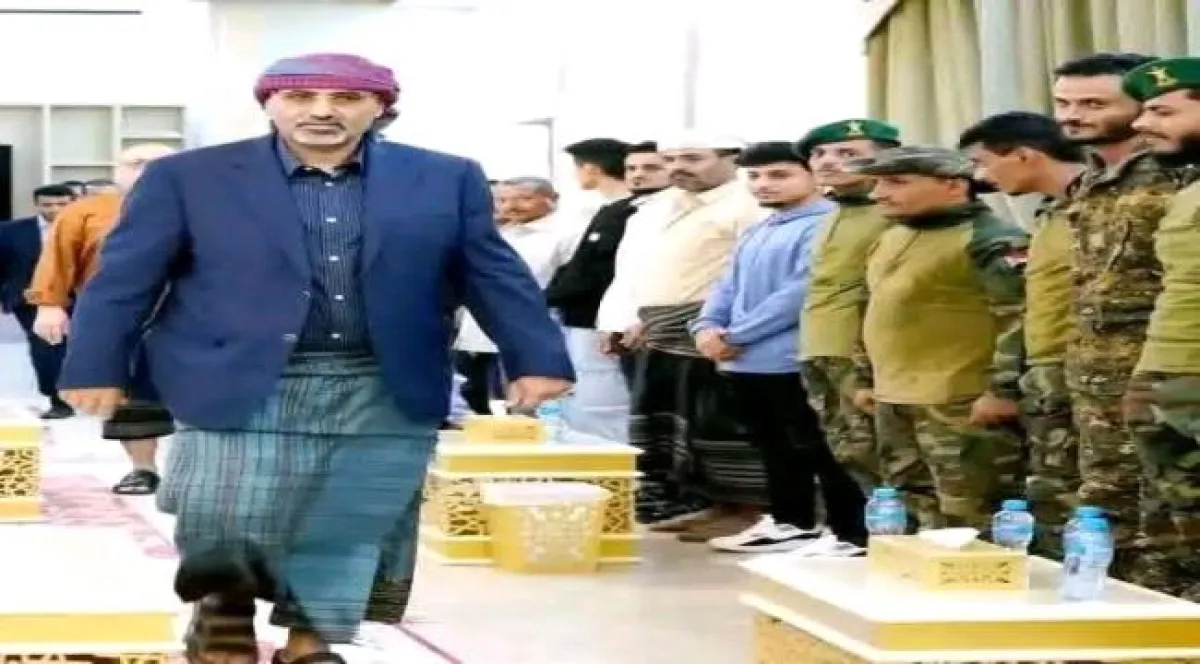 الأعجم يصارح الزبيدي بـ"الفخ" الذي نُصب له في الخشعة والمكلا.. رسالة مكاشفة