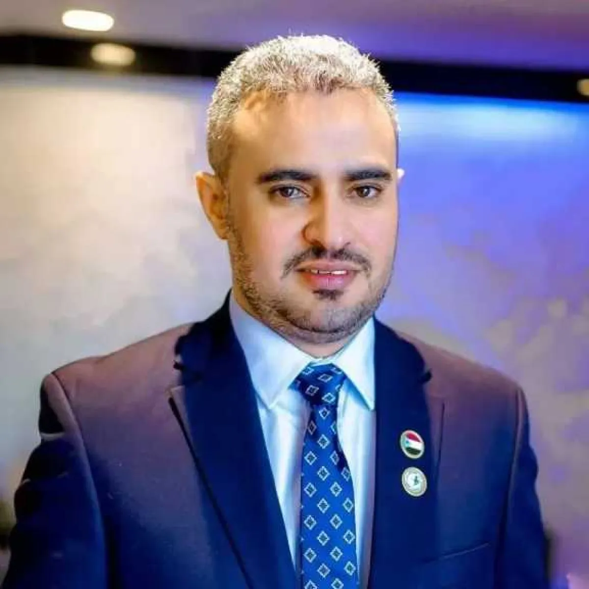 وسط جدل واسع.. قريب عيدروس الزبيدي يجتمع بكوادر الإذاعة والتلفزيون في ”المجلس المنحل” وتصعيد اتهامات ”المحسوبية”