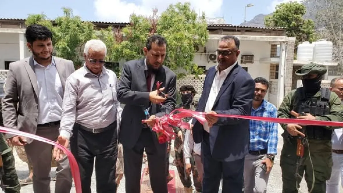 محافظ عدن يفتتح مقراً حكومياً جديداً في التواهي 