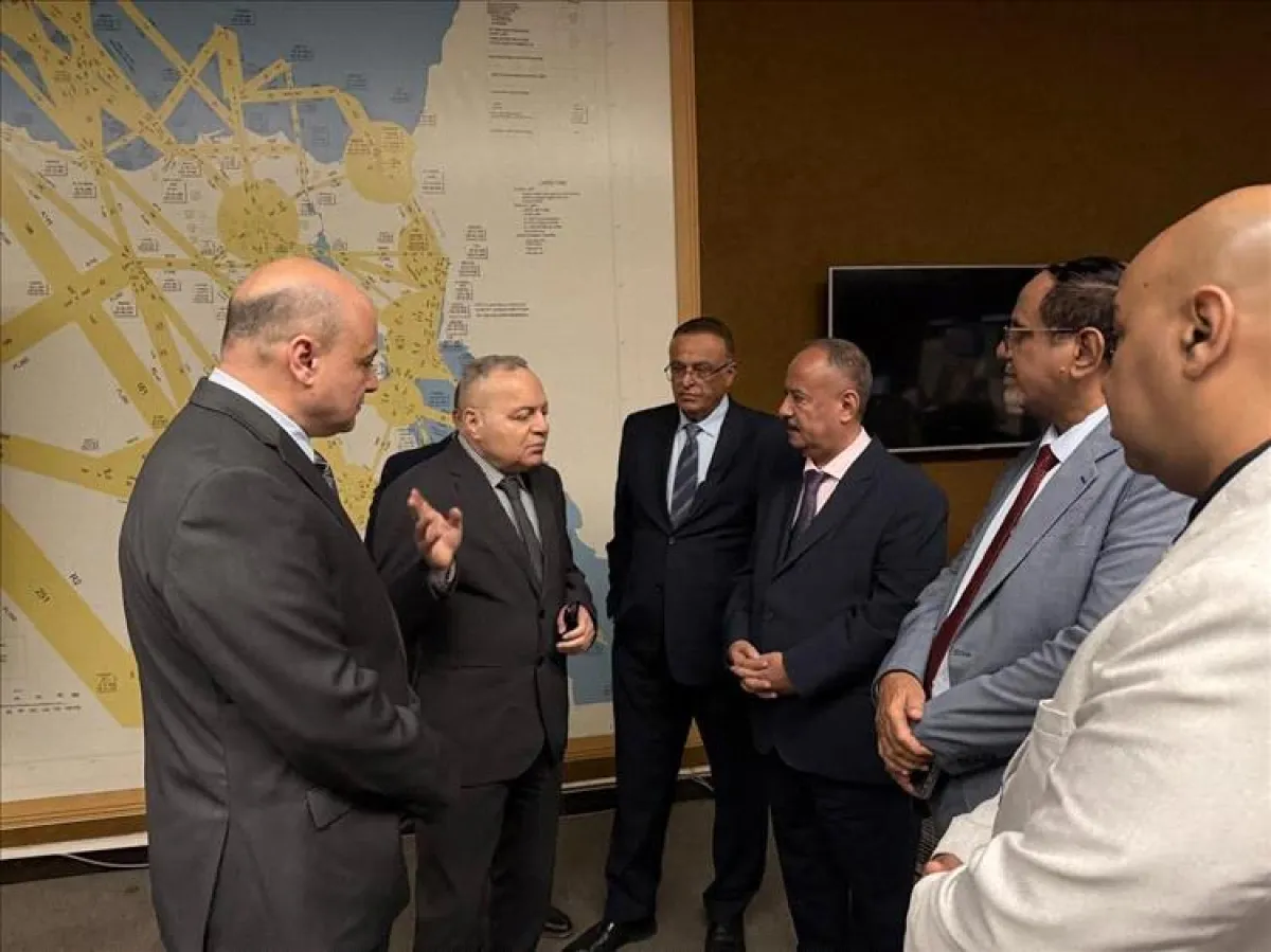 وزير النقل اليمني في زيارة هامة لمركز الملاحة الجوية بالقاهرة لتعزيز التعاون المشترك