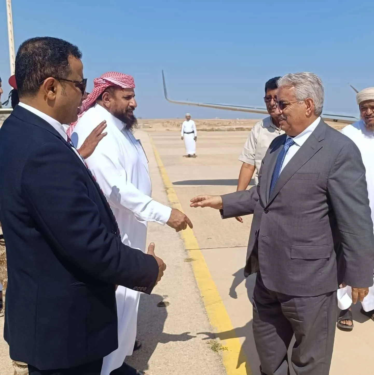 قائد درع الوطن بالمهرة يستقبل رئيس أمن الدولة