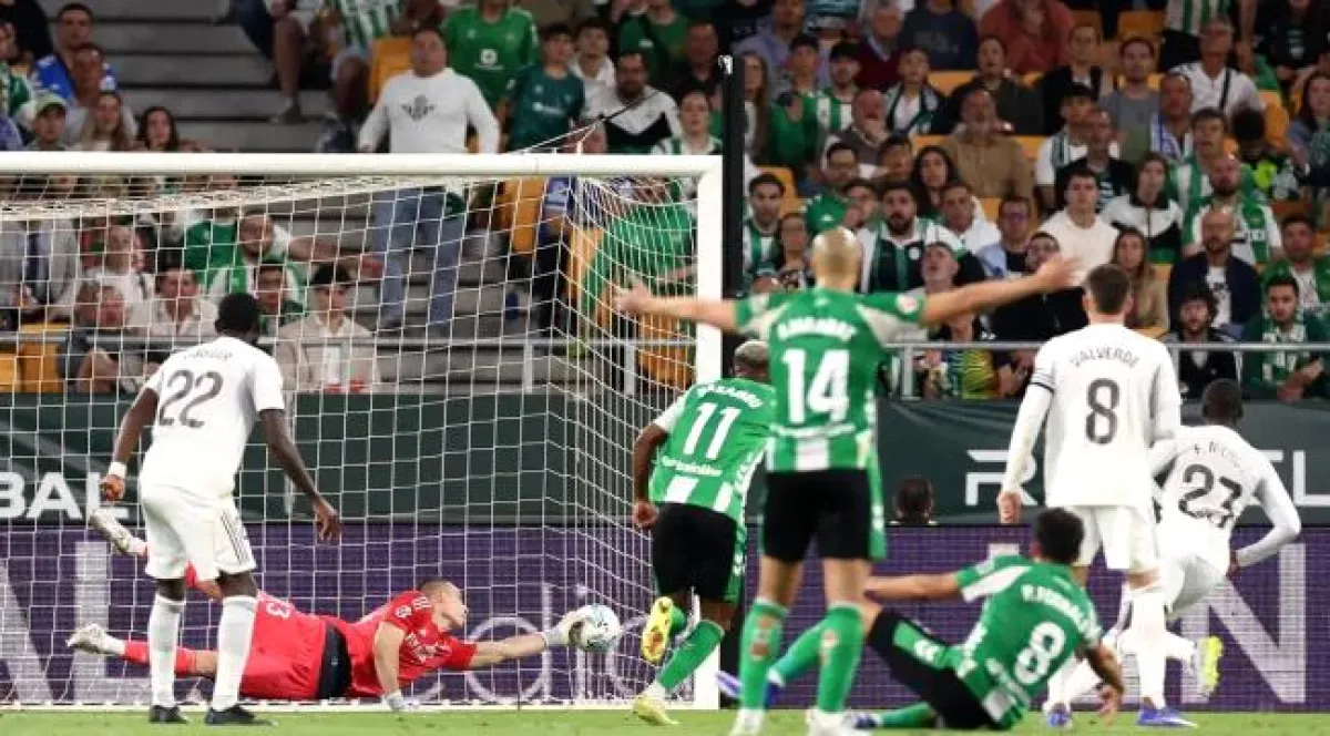 بيتيس يقرب برشلونة من لقب الليجا بتعادل قاتل أمام ريال مدريد