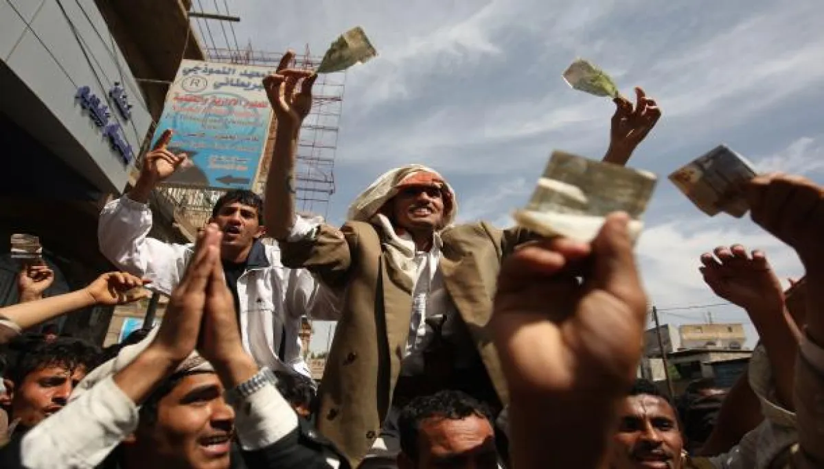 مسؤول يحذر من طباعة نقود جديدة: يوجد 3 تريليون ريال خارج النظام الرسمي 