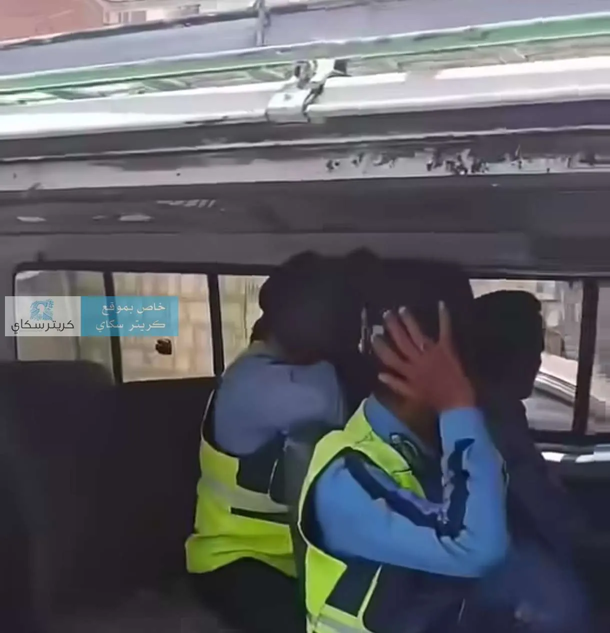 تطور خطير: اتهامات لرجال مرور بابتزاز سائق باص في صنعاء