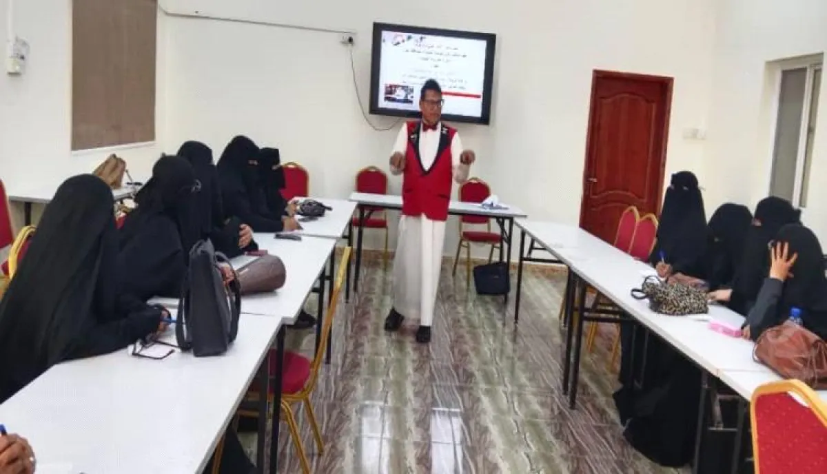 تحت شعار "أفكار تُضيء الرفوف".. تدشين دورة "التفكير الإبداعي" لأمناء المكتبات بعدن