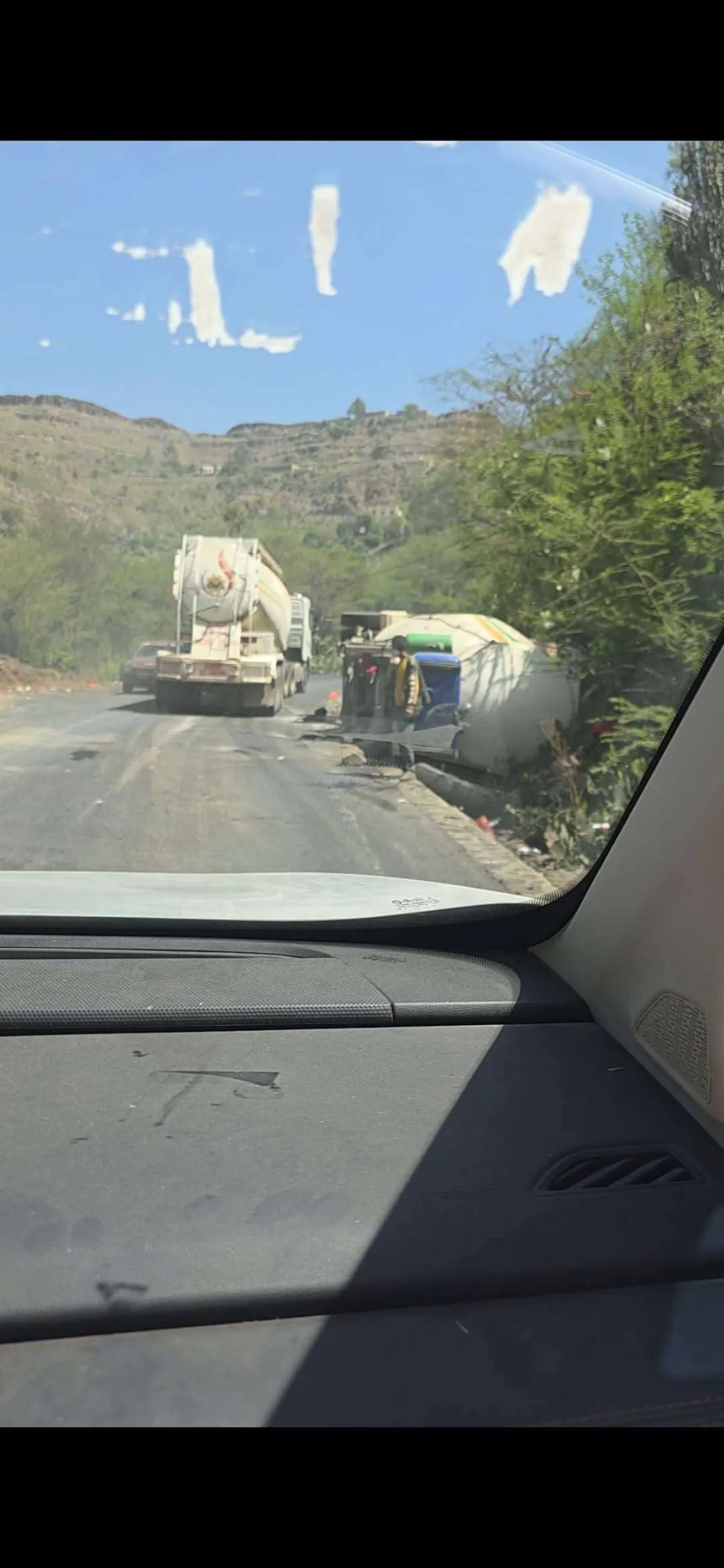 طريق إب – صنعاء يشهد 4 حوادث مرورية خلال يوم واحد
