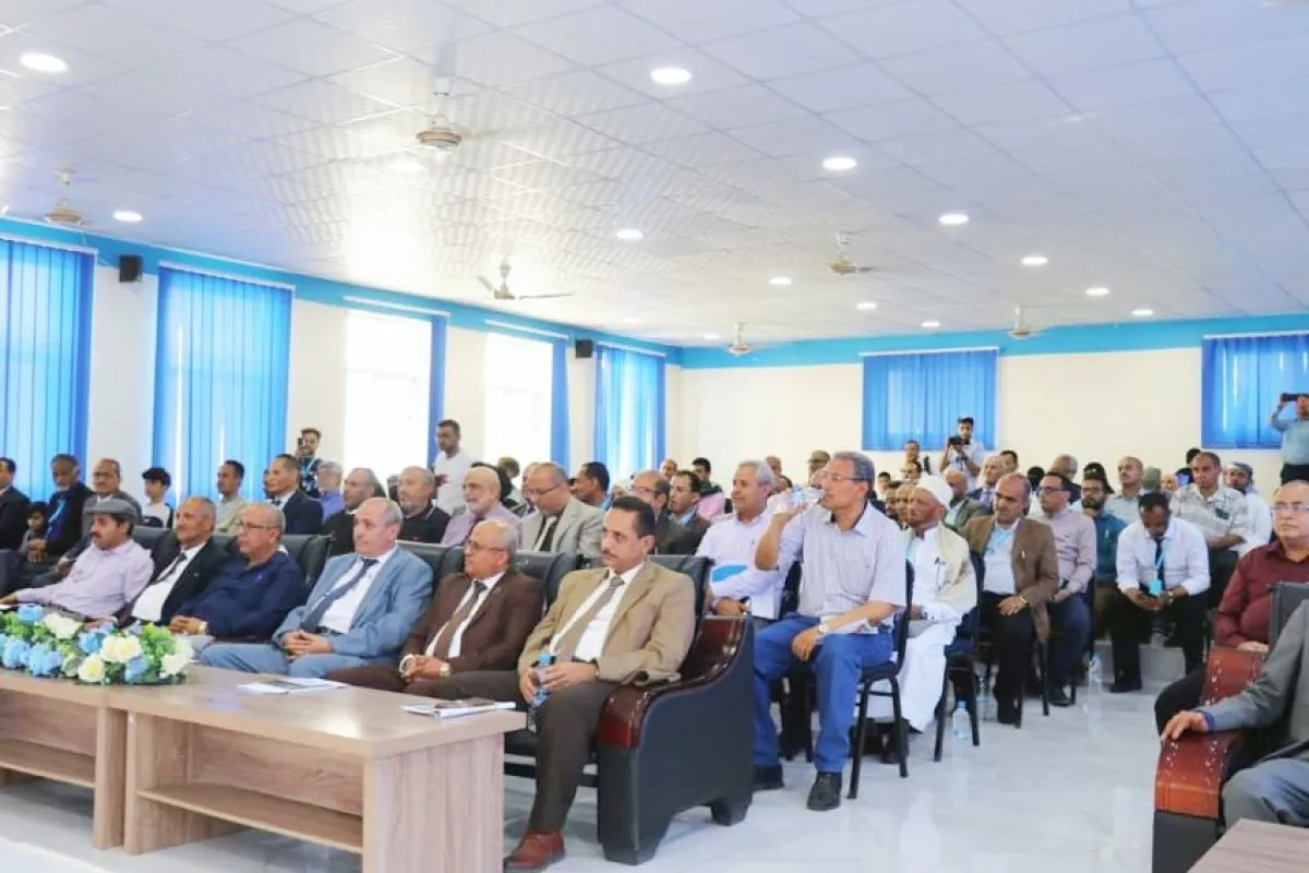 الوكيل المخلافي يدشن المؤتمر العلمي الثاني لكلية الآداب بجامعة تعز 